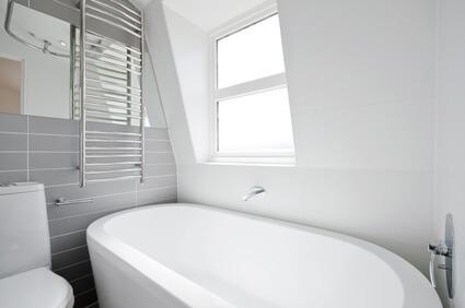 Rohrreinigung Berlin - Badezimmer mit Badewanne